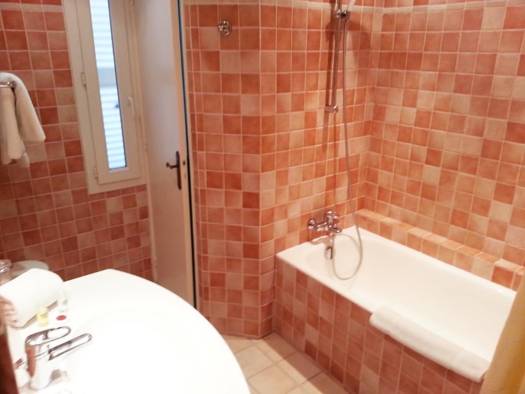 Hotel Les Palmiers Saint-Tropez Room photo