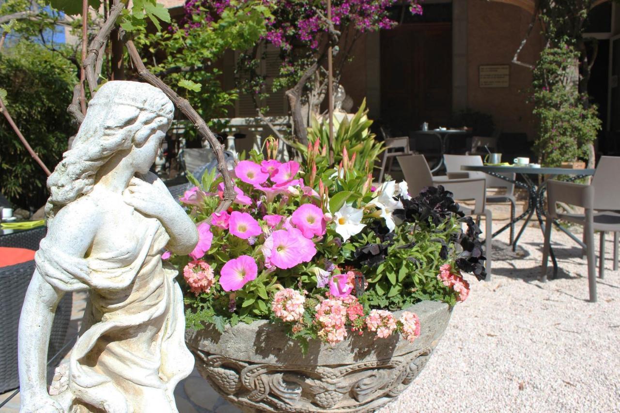 Hotel Les Palmiers Saint-Tropez Exterior photo